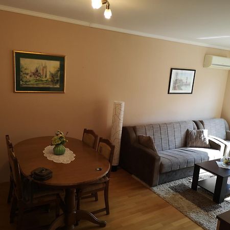 Dora Apartment Dakovo Luaran gambar