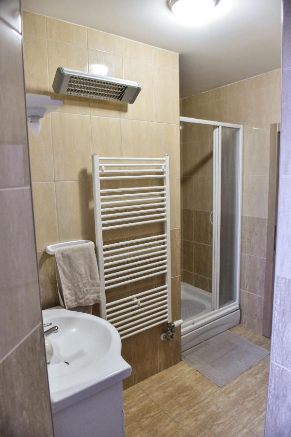 Dora Apartment Dakovo Luaran gambar
