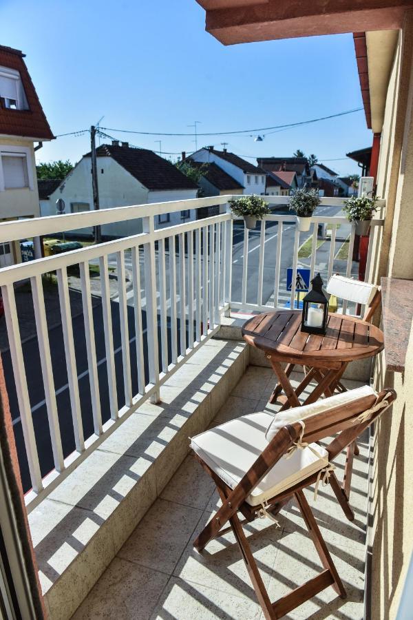 Dora Apartment Dakovo Luaran gambar